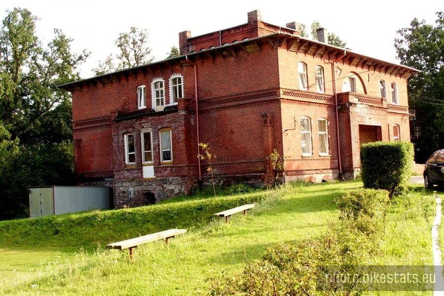 Dworek w Rościszewie.