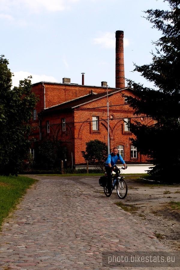 Gołębiewo Średnie- budynek dawnej gorzelni w zespole dworsko-folwarcznym druga połowa XIX w.