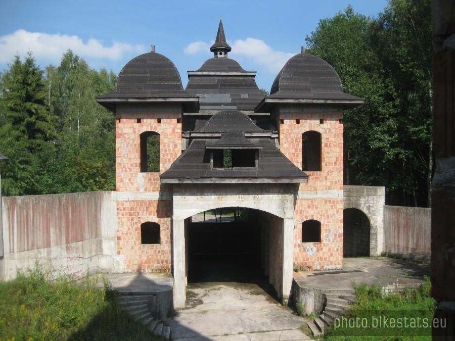 Brama w całej okazałości
