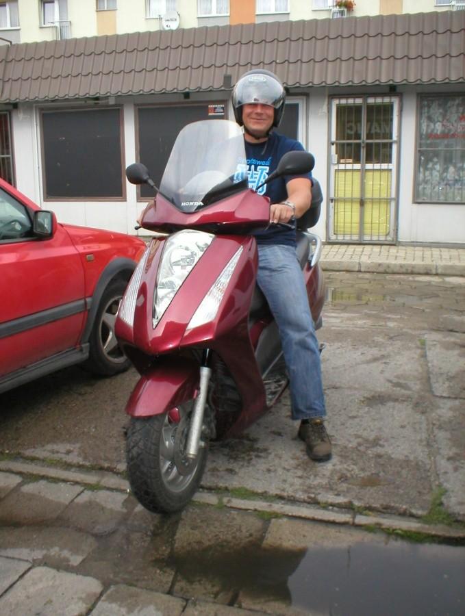 PIOTR I JEGO SKUTER