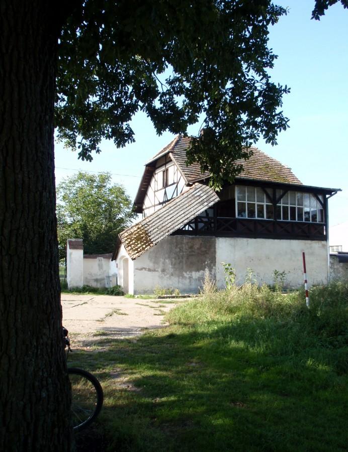 Zabytkowy budynek szachulcowy