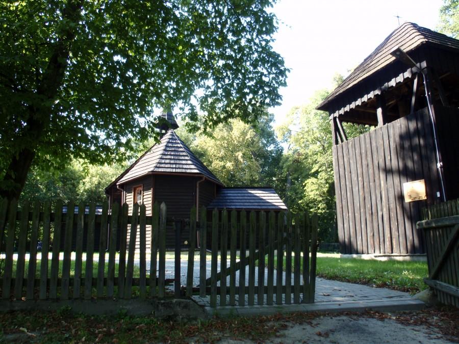 Kościółek drewniany