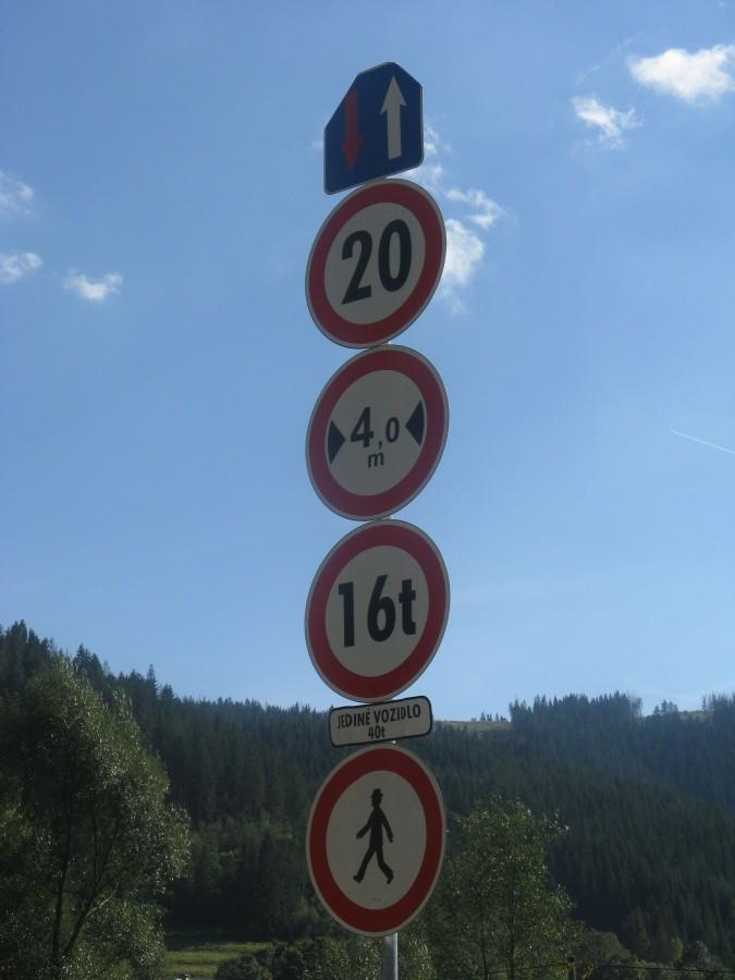 Trzeba przejść kurs szybkiego czytania... znaków ;-)