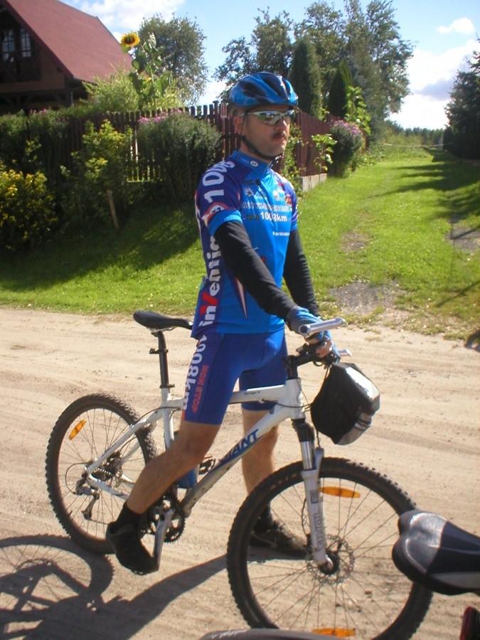 ROBERT-ZAMYKAJĄCY WESOŁY PELETON