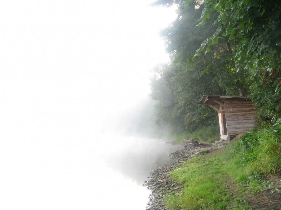 Mgła nad jeziorem