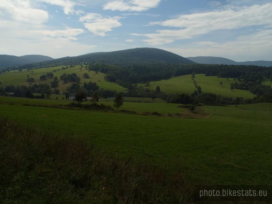 Rotunda i Kozie Żebro z hopki za Zdynią