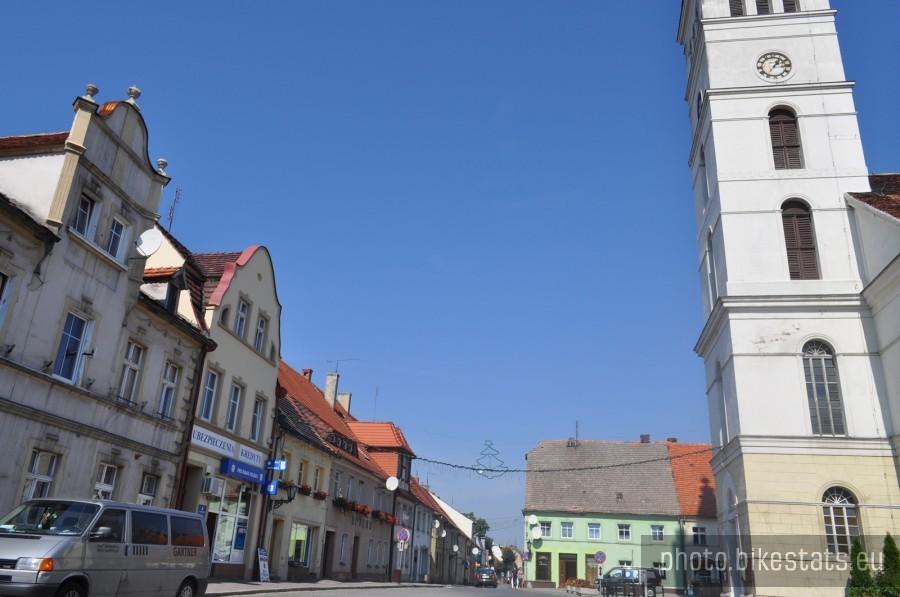 Stylowe kamieniczki na rynku w Sławie