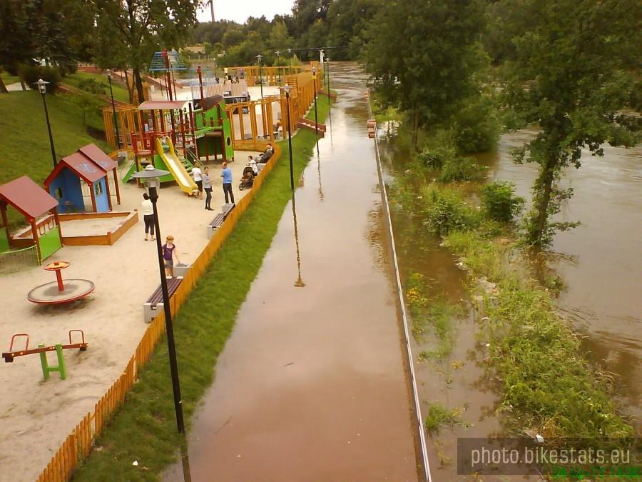 Aqua-skate-park w Żaganiu. Powodzenie ma tu inny wymiar...