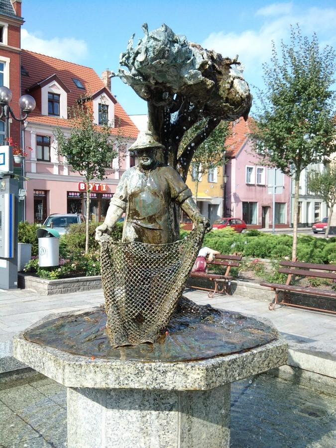 Rynek w Międzychodzie fontanna .