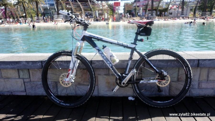 Trek koło basenu