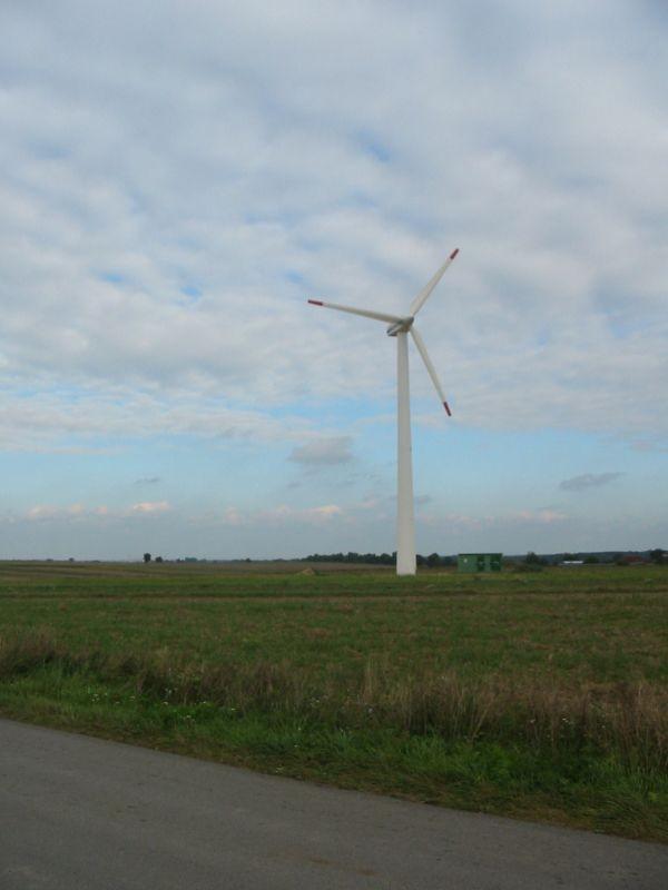 na górkach popularne są małe elktrownie wiatrowe