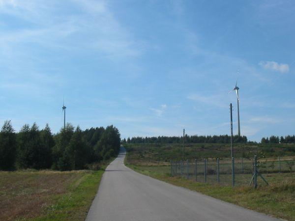 wiatraki zostały w tyle, zjeżdżam 50km/h
