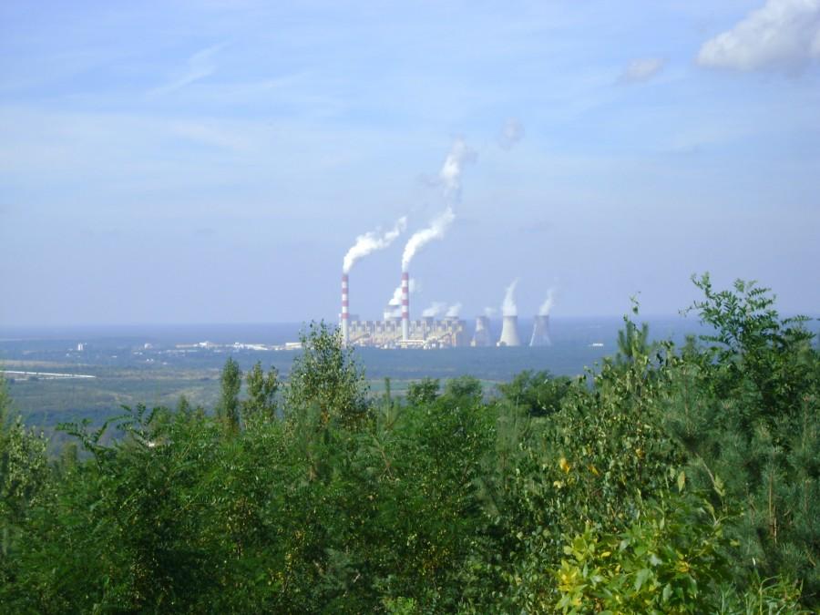 Elektrownia Bełchatów w oddali