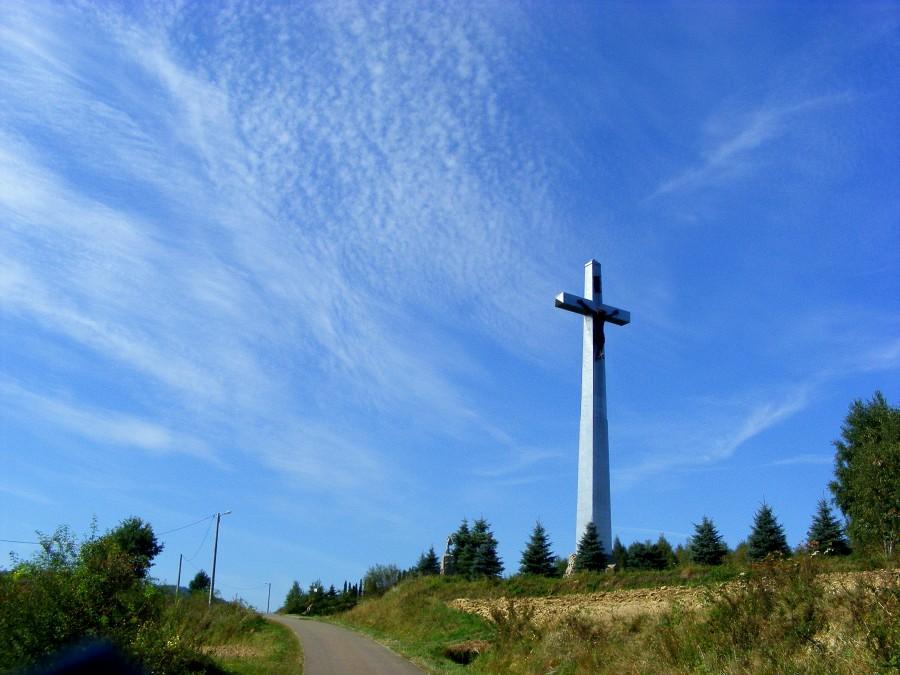 Krzyż Milenijny w Ujazdach