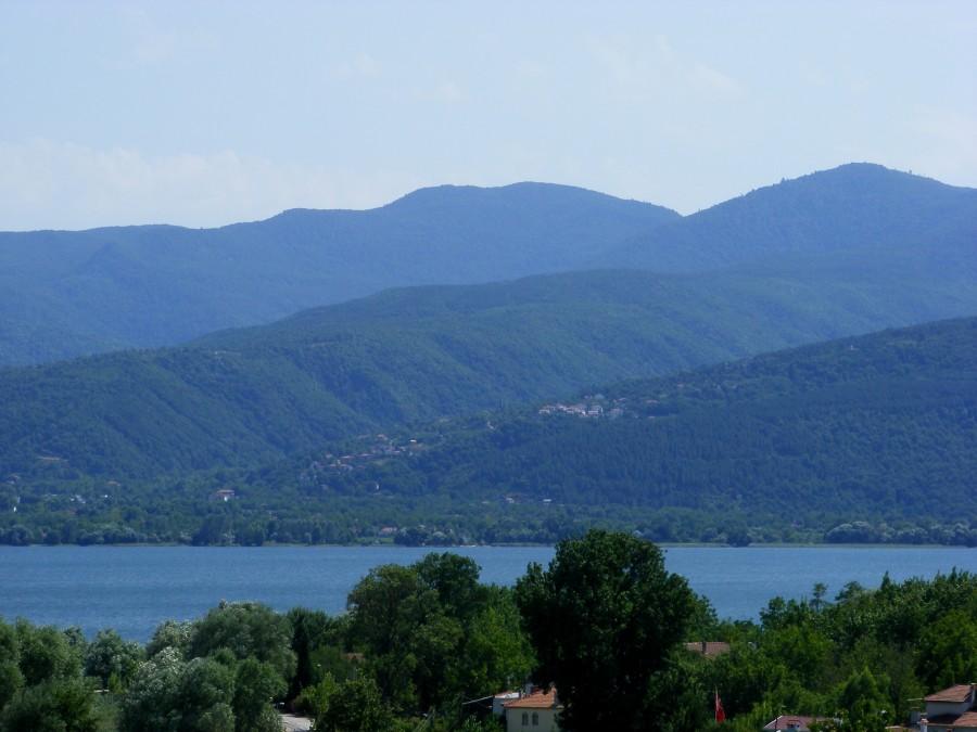 Góreczki nad jeziorem