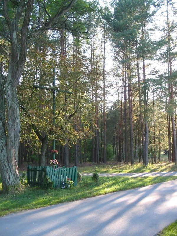 na rozstaju dróg, stoi dobry Bóg
