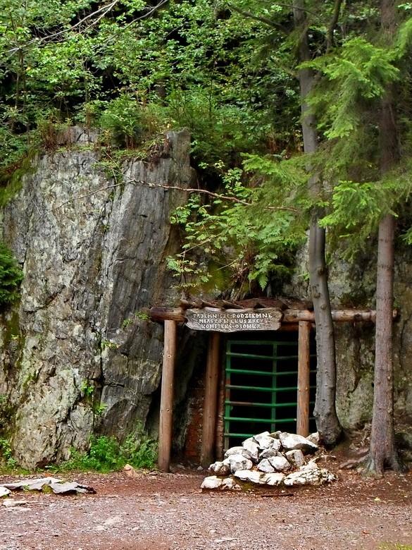 Kompleks Riese: Osówka - wejśćie do podziemnej trasy turystycznej