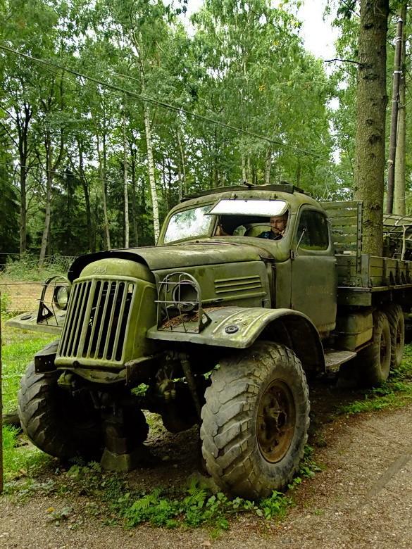Ził-157 przed wejściem do Włodarza