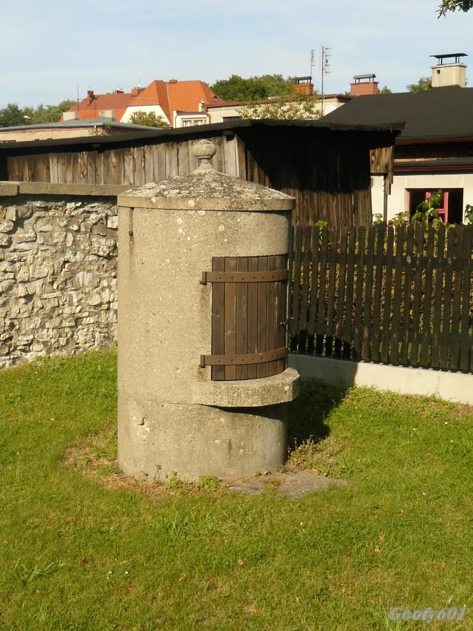 Charakterystyczna studnia.