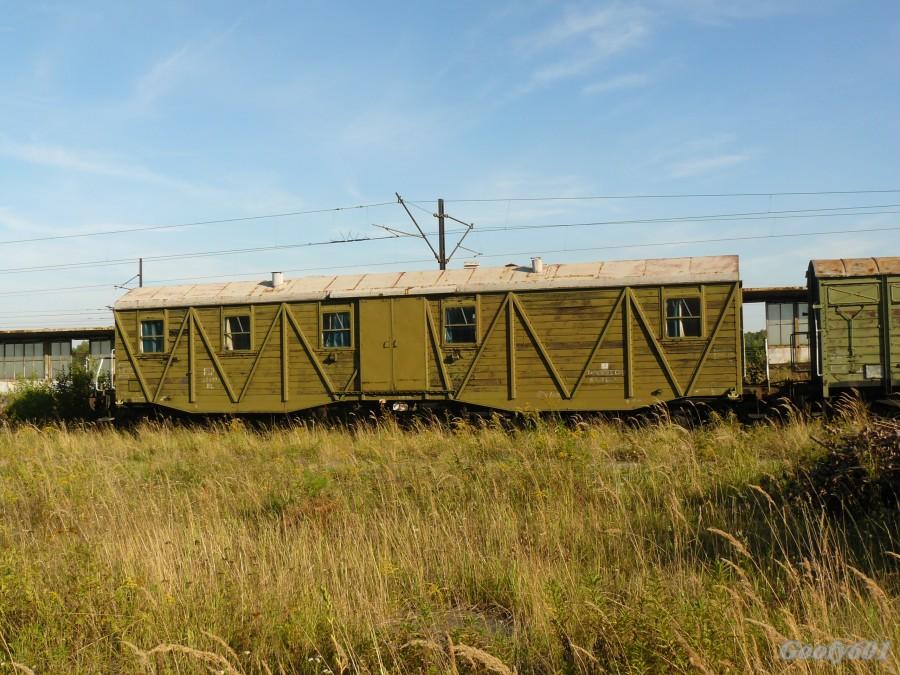 Zabytkowy wagon techniczny.