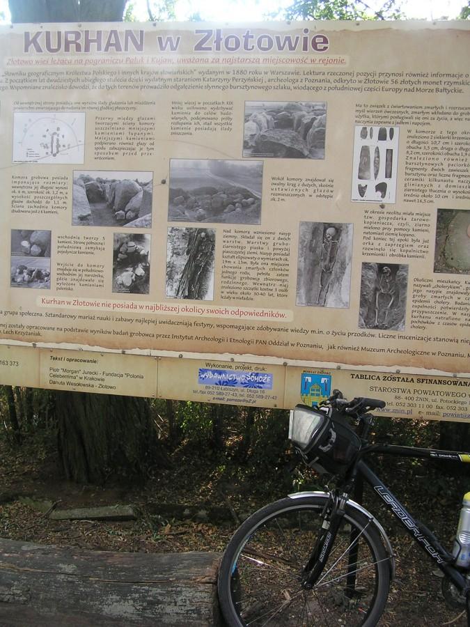 Z tej tablicy dowiedzieliśmy się, iż miejscowi kurhan nazywali cholerykiem