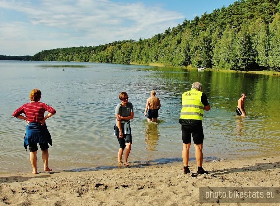 Odważni w wodzie.