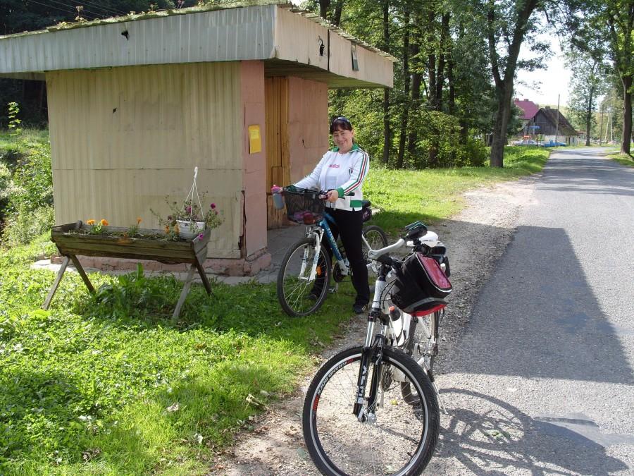 W połowie Wojciechowic mały przystanek na łyczek wody.