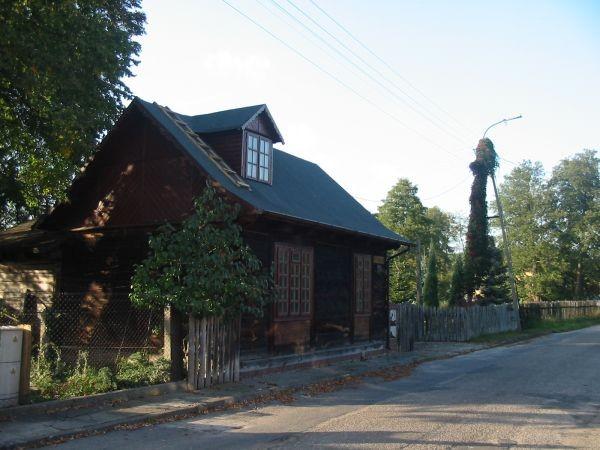 chatka - niby sklepik - nieczynny