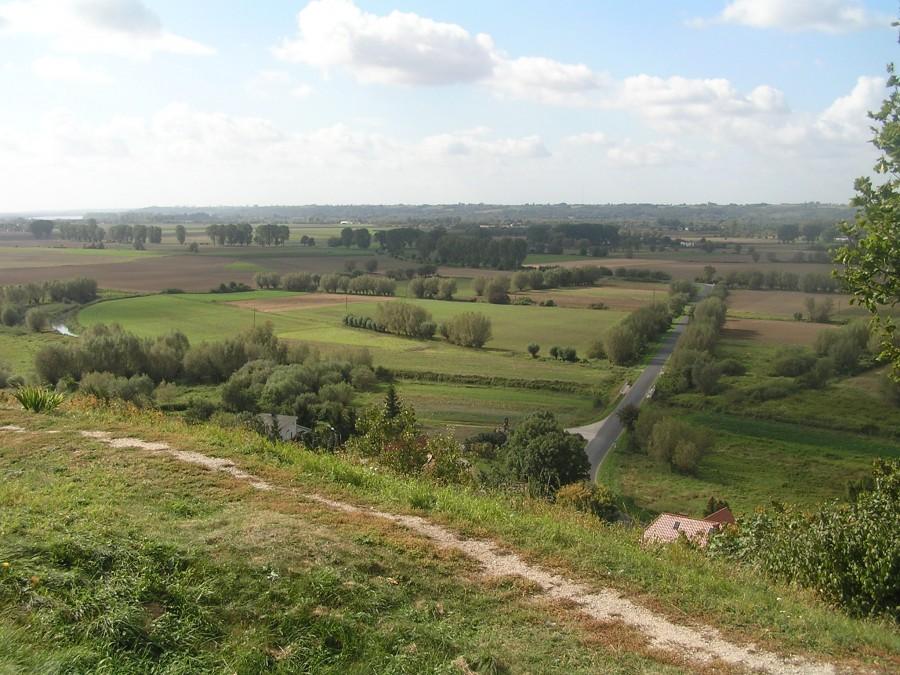 Tą drogą przed chwilą jechałem [widok z góry zamkowej w Starogrodzie]