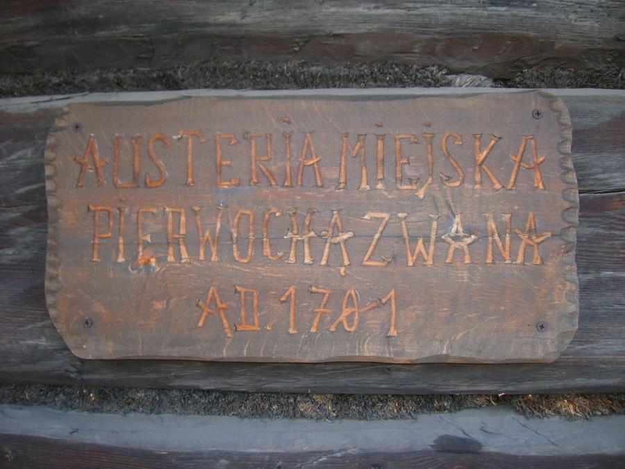 nad wejściem