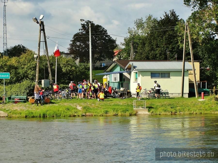 Widok z promu na bufet.