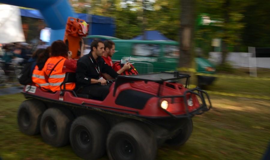 Organizatorzy wyruszają na trasę.