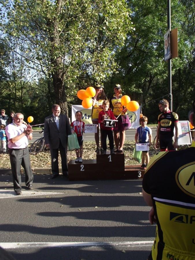 Podium, hura