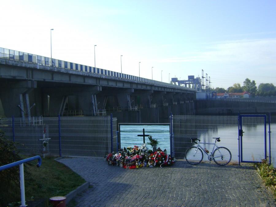 Przy zaporze we Włocławku