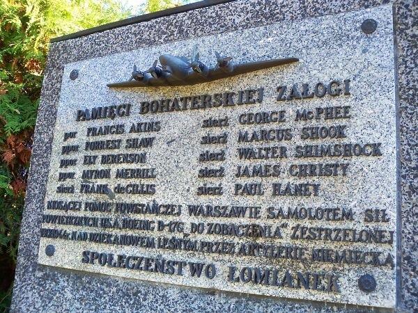 Pomnik na cześć amerykańskich pilotów zestrzelonych w 1944 roku