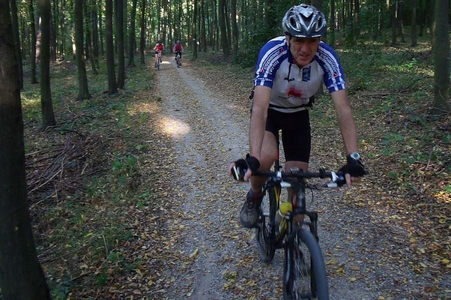 Nasz przewodnik, dziewczyny z tyłu plotkują:)