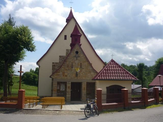 Kościół w Kozieńcu w drodze do Czchowa