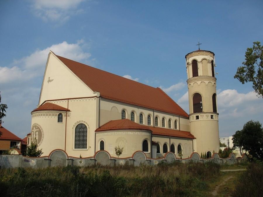Ursynów - kościół przy ul. Stryjeńskich