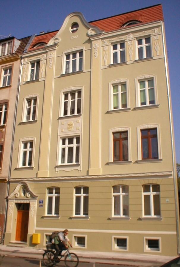 ELBLĄG-ODNOWIONA KAMIENICA NA UL. KRĘGIELNEJ