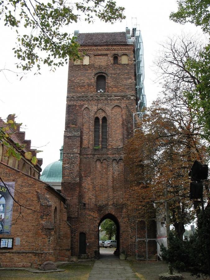Kościół Nawiedzenia NMP - dzwonnica