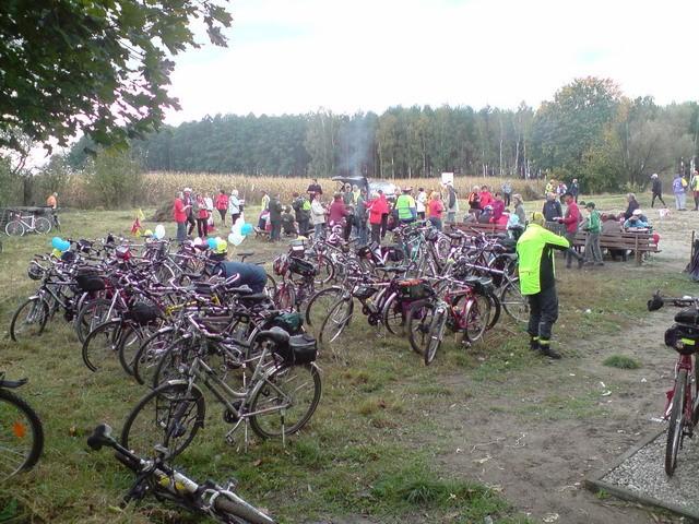 Jak widać po ilości rowerów, na brak gości nie można było narzekać