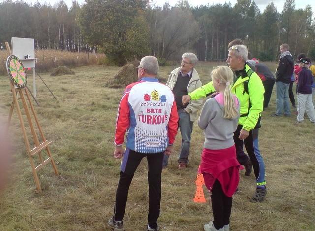 Pierwsza konkurencja - rzut lotkami