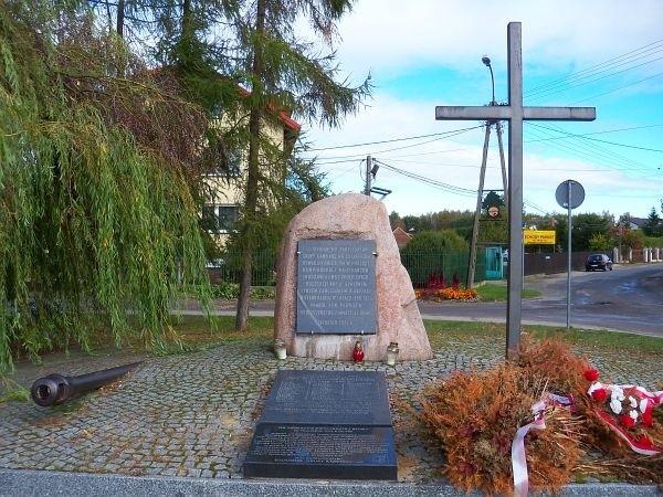 Pomnik w Truskawiu