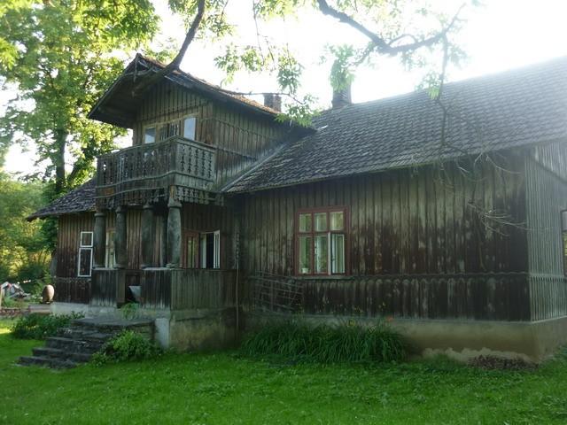... dworek drewniany