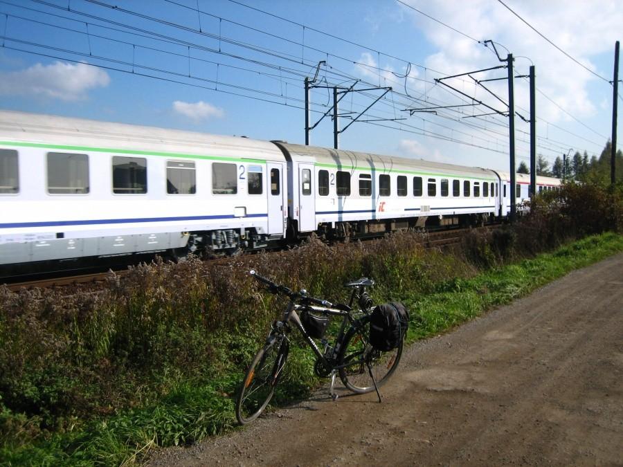 Z EC 104 "Sobieski" Wien Westbahnhof - Warszawa Wschodnia w tle