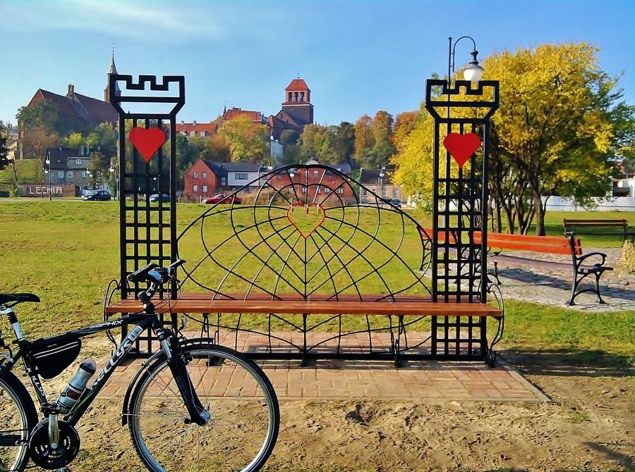 Ławeczka miłości-bulwar wiślany w Tczewie.