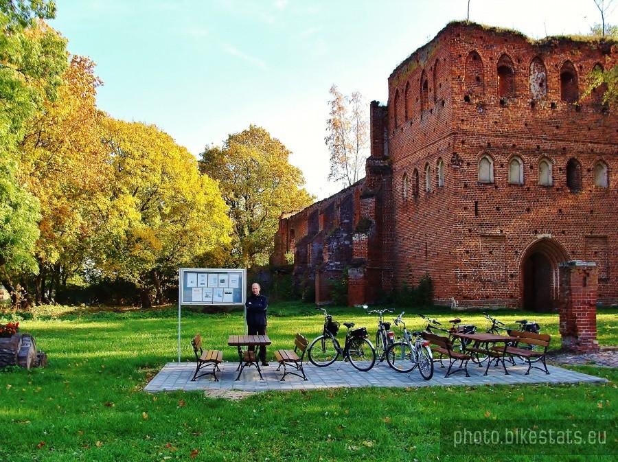 Ruina kościoła gotyckiego z początku XIV wieku-Steblewo