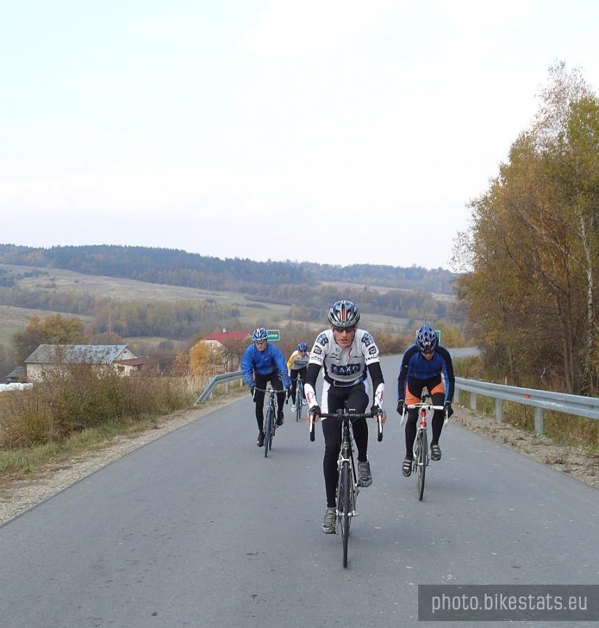 Rafał prowadzi grupę pościgową do Wapiennego