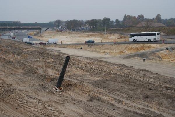 już puścili ruch samochodowy na nowo wybudowaną nitkę S8, teraz kolej na budowę drugiej nitki