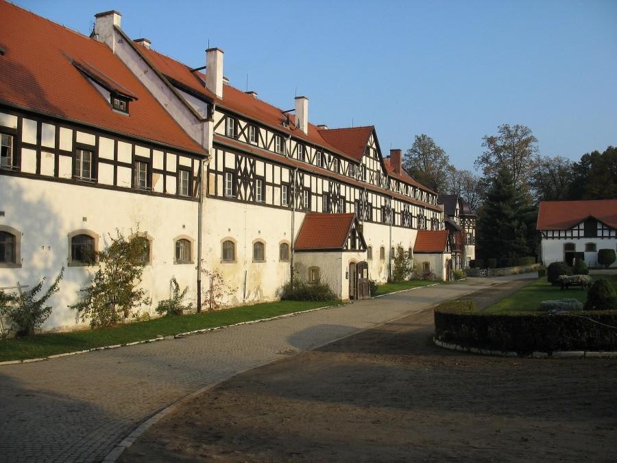 Stadnina Książ - stajnie płn. zabudowy